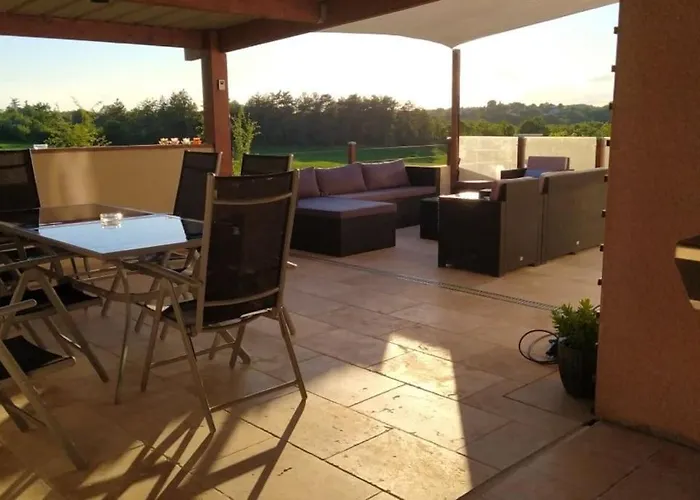 Au Calme Avec Piscine Chauffee Privee Hotel