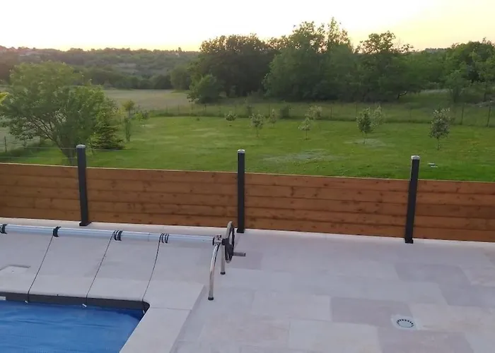 Hotel Au Calme Avec Piscine Chauffee Privee Labastide-Marnhac