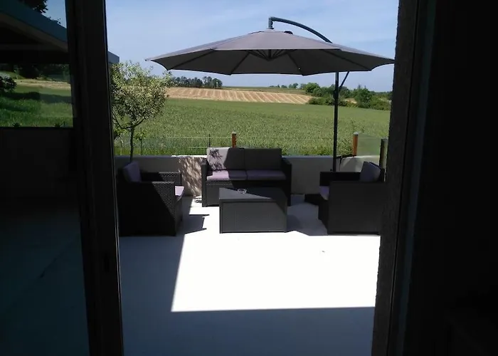 Au Calme Avec Piscine Chauffee Privee Hotel *