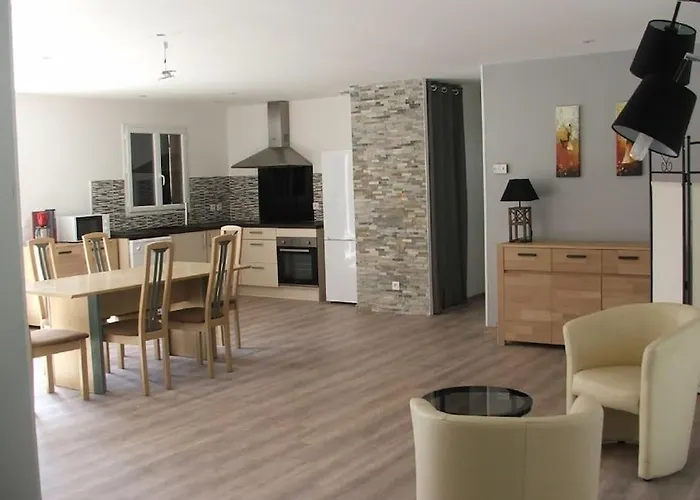 Au Calme Avec Piscine Chauffee Privee