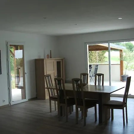 Au Calme Avec Piscine Chauffee Privee Отель *