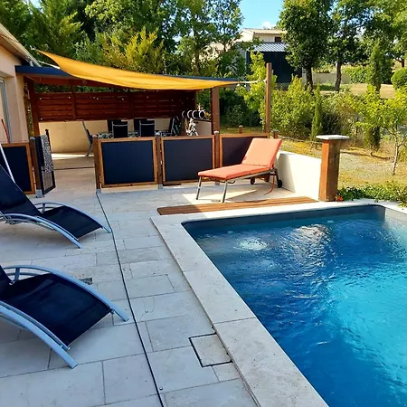 Сasa de vacaciones Villa au calme avec piscine chauffée privée Labastide-Marnhac